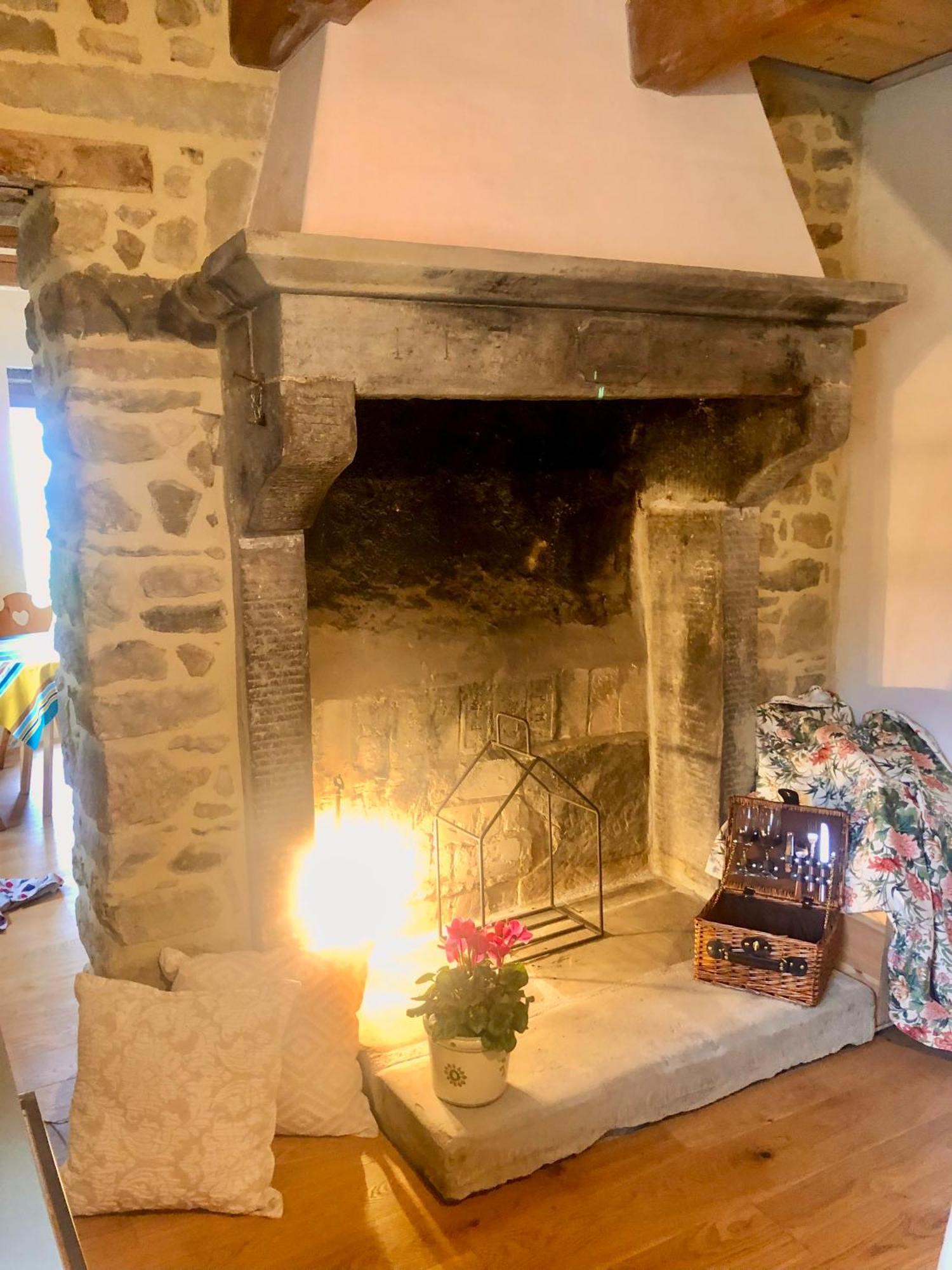 Bio Agriturismo Alba Etrusca Di Cortona - Organic Farmhouse- Appartamento Lavanda-Appartamento Rosmarino - Vasca Idromassaggio Esterna Poggioni Luaran gambar